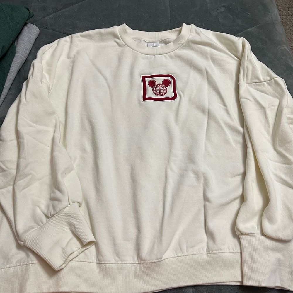 Pullover Sweatshirt - image 1